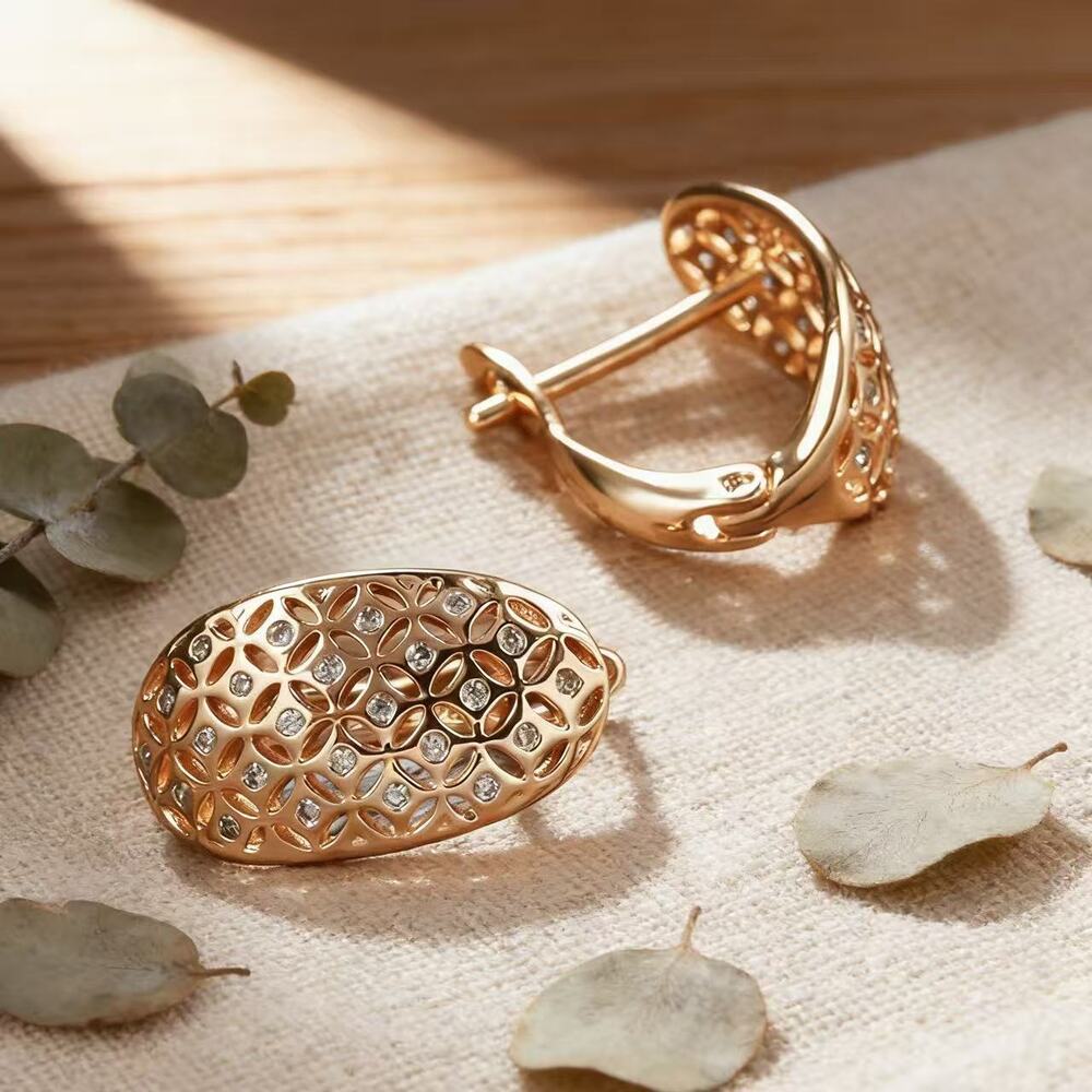 Smooth double-pointed earrings for women